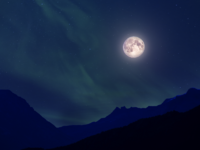 MARS - Tema "Lys i mørket". Vinnerbildet "Aurora og Luna" er fotografert av Trond F. Fredriksen